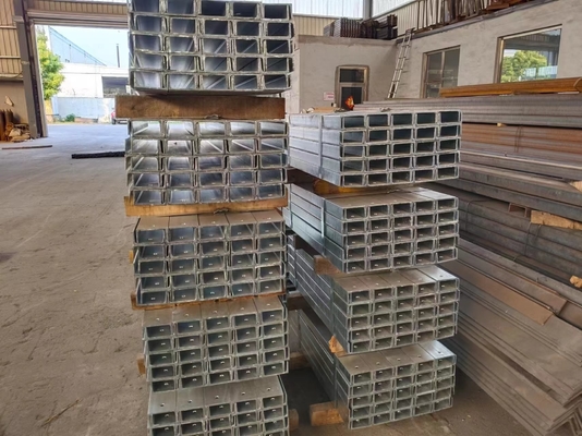درخشش فولاد گالوانیزه داغ رولد C بخش Purlins طولی