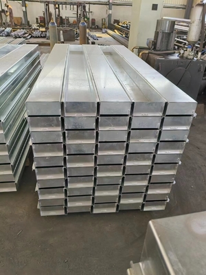 طول 1000-4000mm قالب های دیوار پشتی بتنی برای ساخت زیرساخت های راه آهن